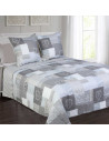 Boutis Courchevel gris 230x250 sur un lit