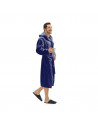 Peignoir capuche bleu marine porté