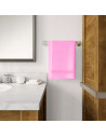 Serviettes bambou roses mises sur accroche murales