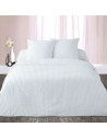 Housse de couette Satin blanc 220x240 cm sur un lit