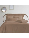 housse de couette percale 240x280 taupe posées sur lit