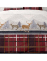 zoom sur les détails des finitions de la housse de couette, motifs esprit montagne, rouge et blanc