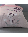 Zoom détails de la housse de couette 140x200cm +1taies, fond rose, motifs chat et esprit jungle.