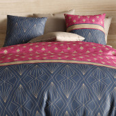 Housse de couette 220x240 Lily avec motifs géométriques fuchsia, violet et sable en pur coton 57 fils.