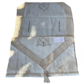 Chemin de table, couleur lin et blanc plié visuel sur le motif. visuel sur fond blanc, coton et lin